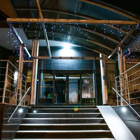 Perla Hotel โอเลสนิกา ภายนอก รูปภาพ