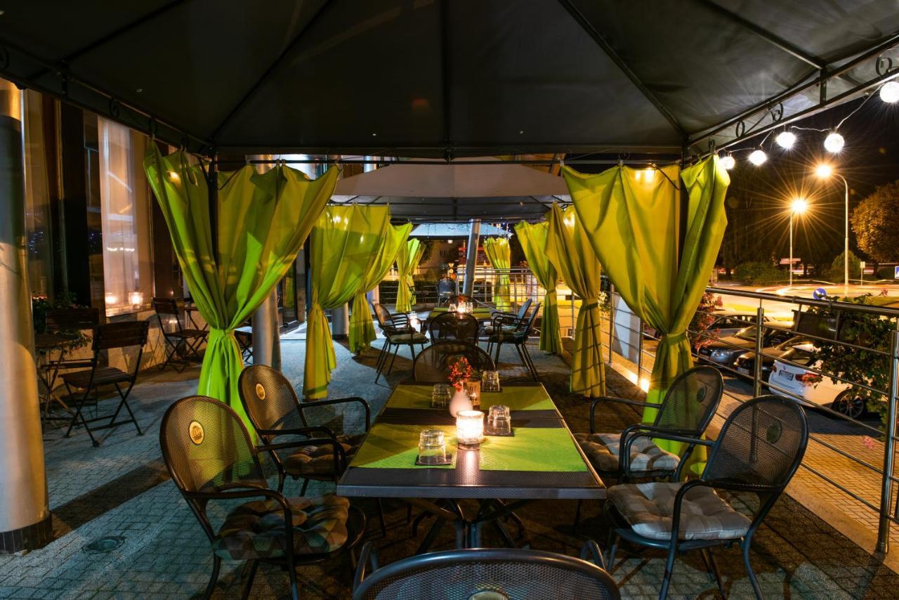 Perla Hotel โอเลสนิกา ภายนอก รูปภาพ