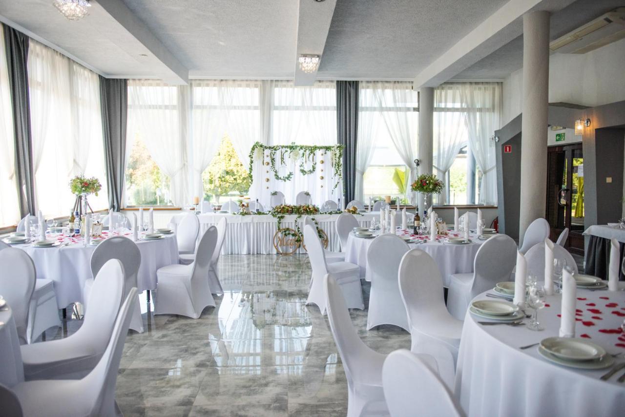 Perla Hotel โอเลสนิกา ภายนอก รูปภาพ