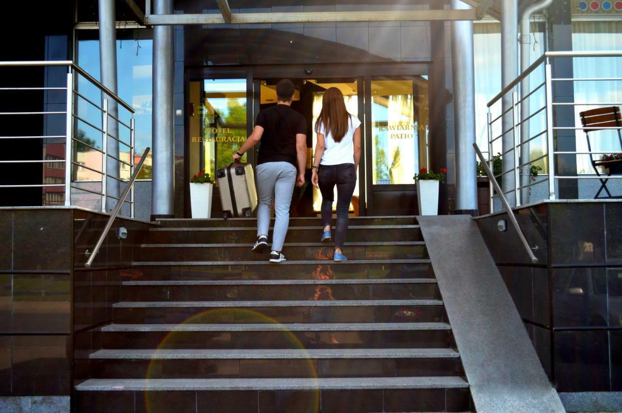 Perla Hotel โอเลสนิกา ภายนอก รูปภาพ