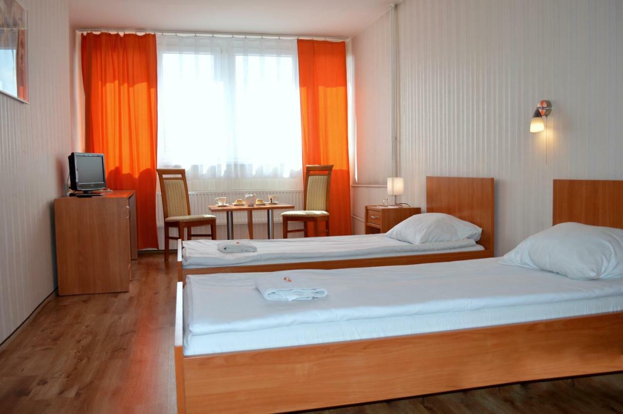 Perla Hotel โอเลสนิกา ภายนอก รูปภาพ