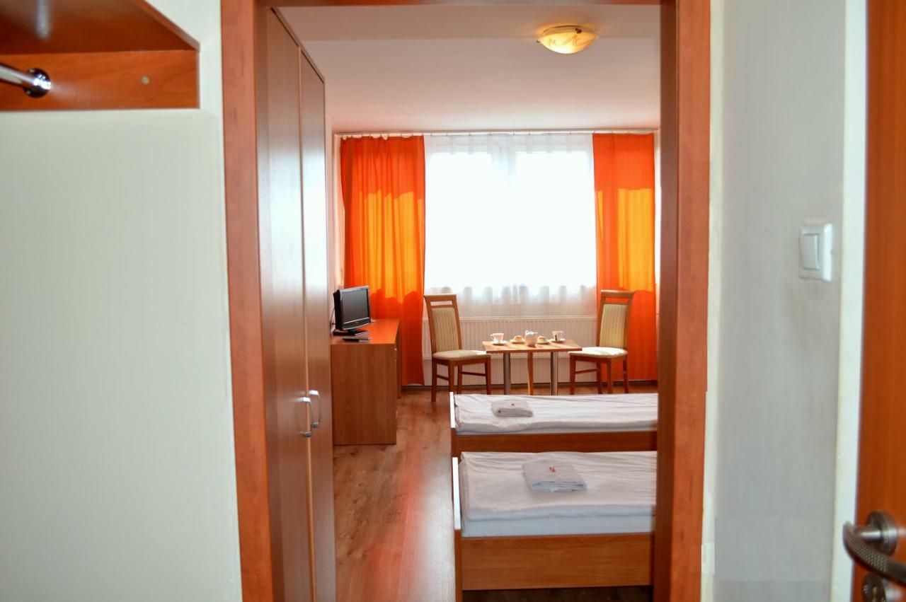 Perla Hotel โอเลสนิกา ภายนอก รูปภาพ